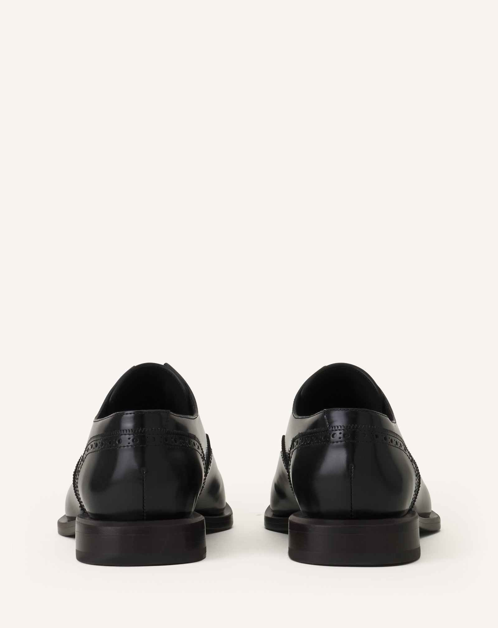 Black Brogue Oxford Shoe In Shiny Leather