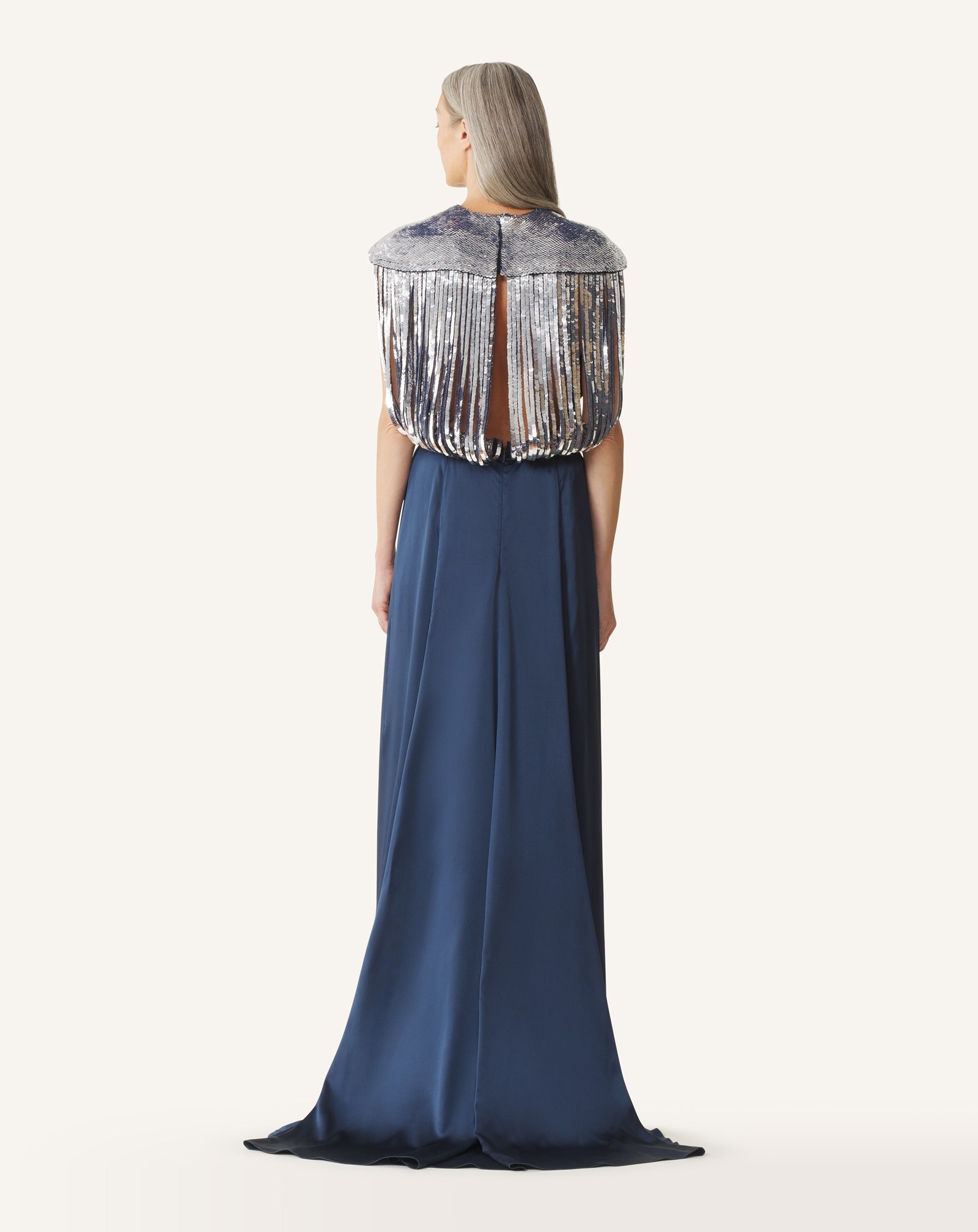 Robe À Dos Brodé En Satin De Soie Blue