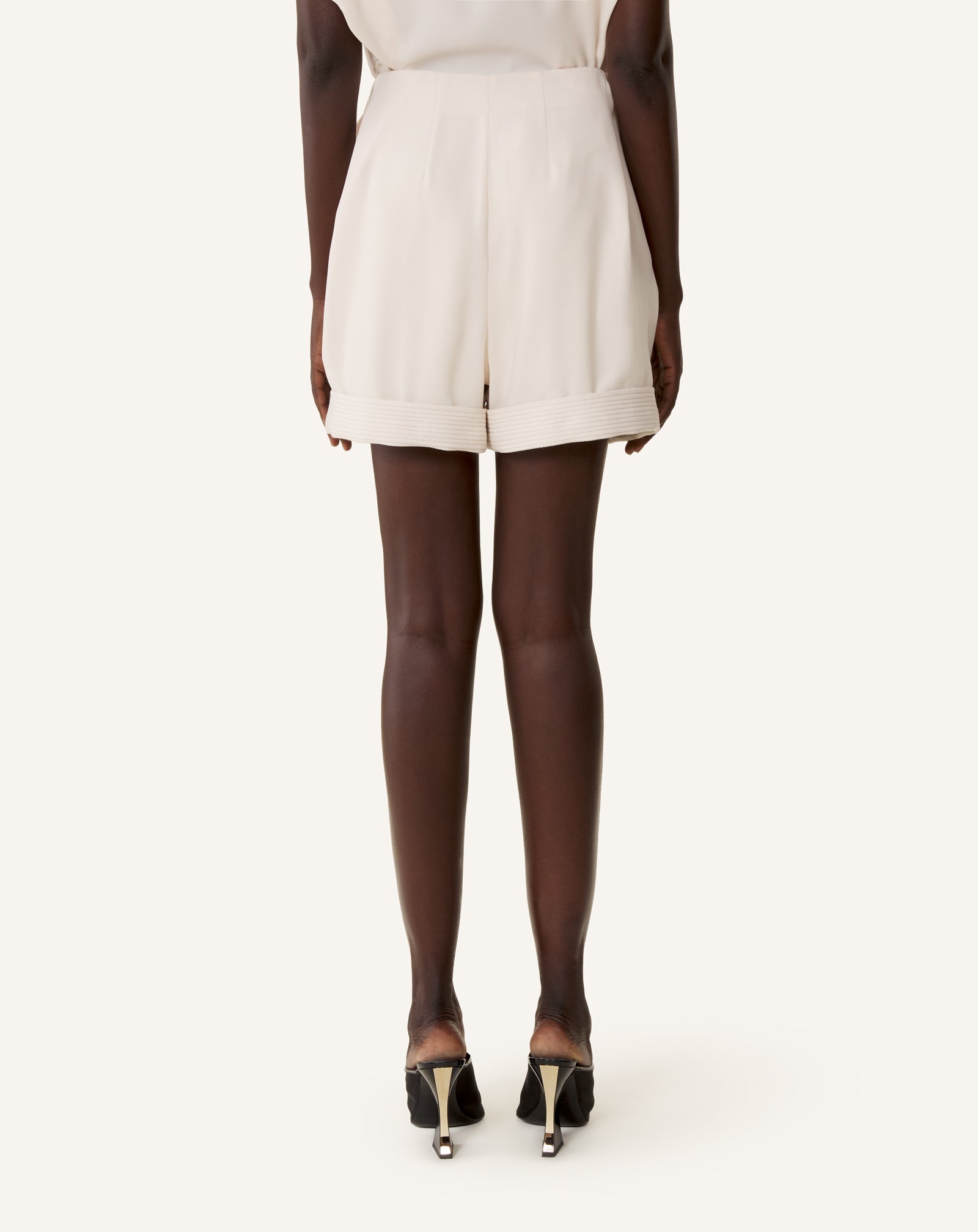Short Plissé En Crêpe White