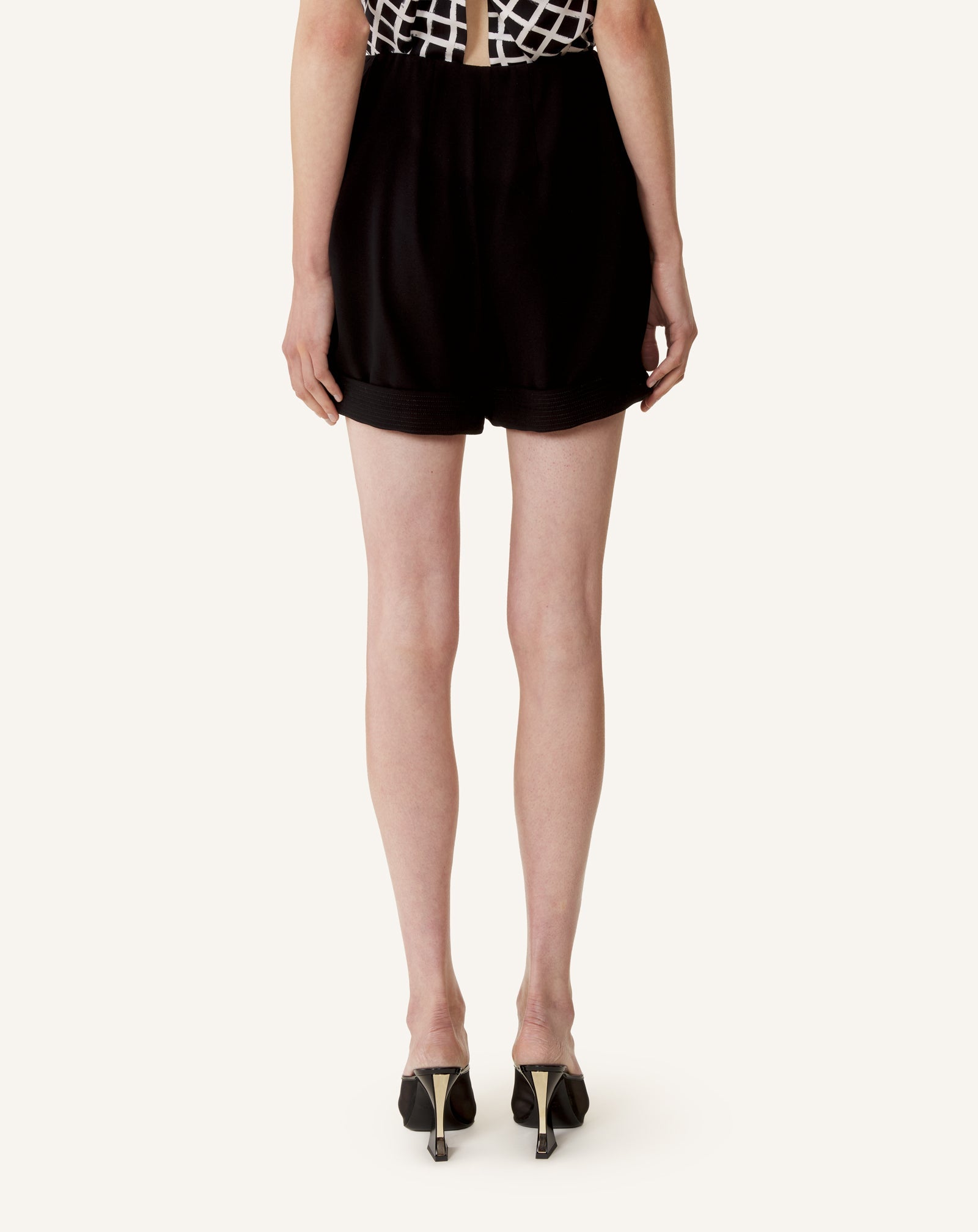 Short Plissé En Crêpe Black